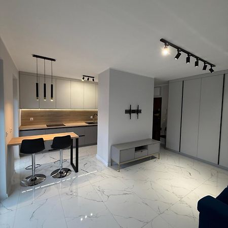 Appartamento Apartament Na Osiedlu Zamknietym Z Garazem Podziemnym Tomaszów Mazowiecki Esterno foto